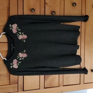 Embriodered sweater